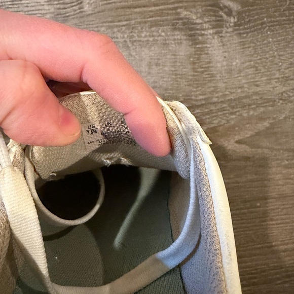 Dr. Scholl's Cream and Tan Sneakers - Picture 4 of 5